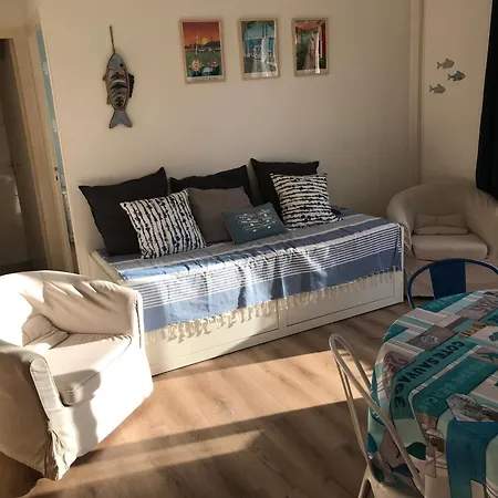 Type F2 Climatise Entre Et Port Apartment *